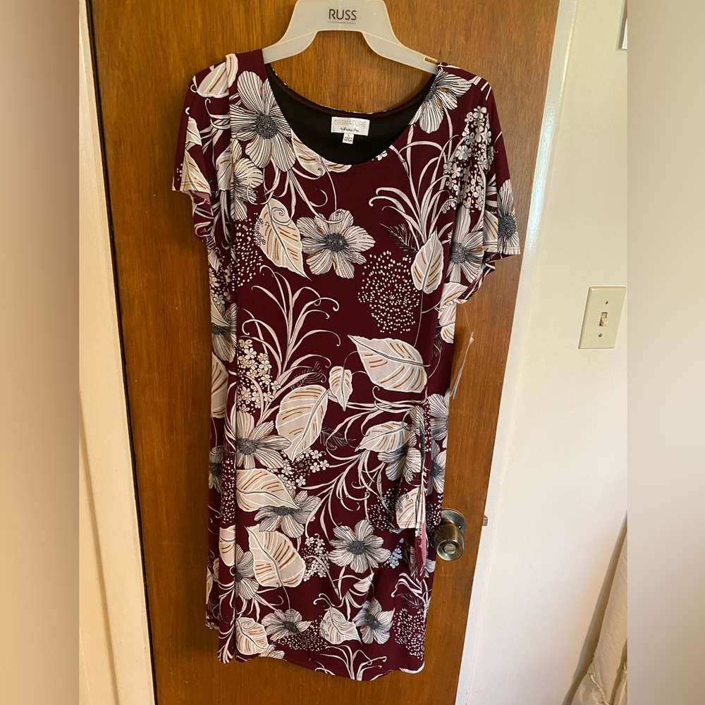 Short sleeve below knee dress in floral print w/front overlay/tie, NWT